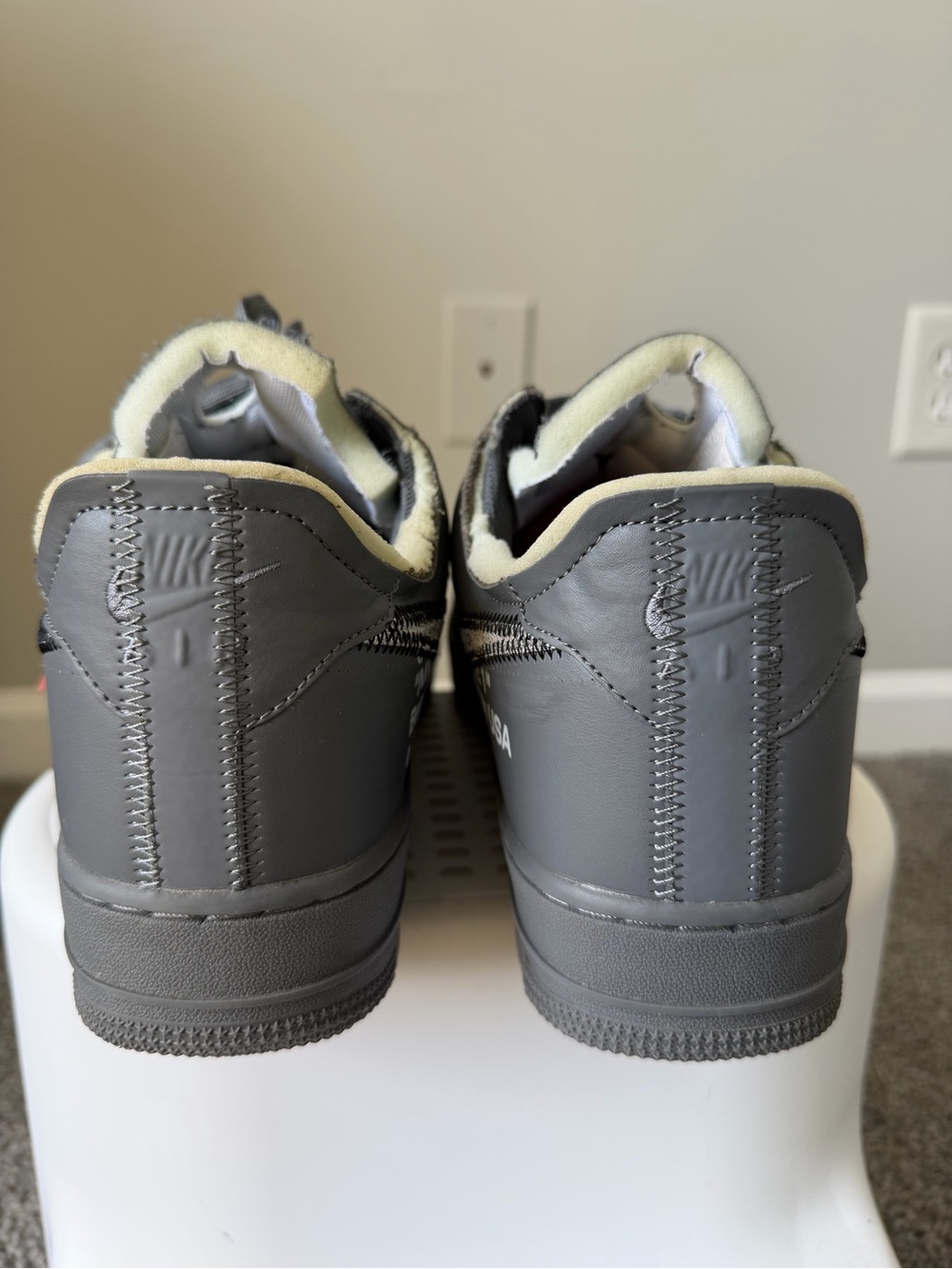 Nike Men's Gray Off-White x Air Force 1 Low Sneakers Make Offer!!! - Picture 9 of 10
